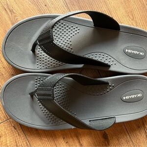 Okabashi Men's Black Grey Flip-Flop Sandals